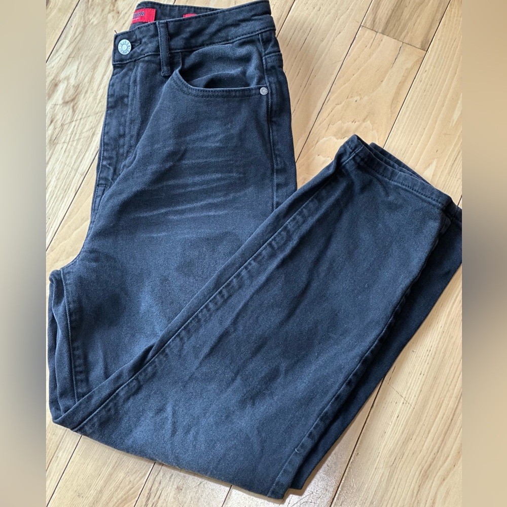 Guess Women’s Classic Mom Jean